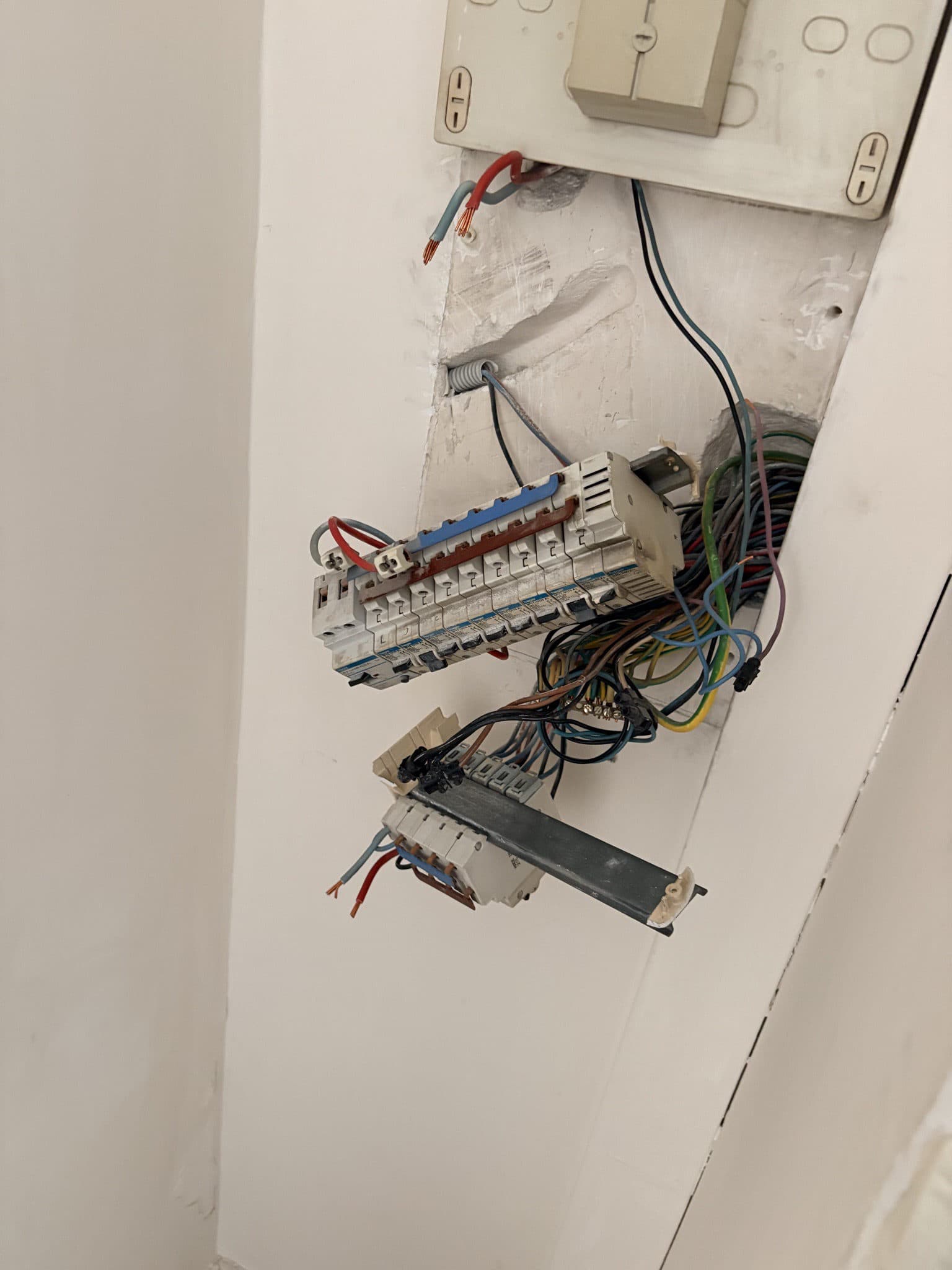 Chantier réalisé par CARLOS MPEMBA NZUZI (ARCHE ELEC)